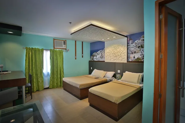 Euro Suite 2, Queen Beds، Eurotel Las Pinas 7/10