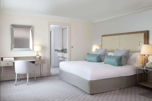 Belgravia, Twin Beds، THE BERKELEY HOTEL 2/5