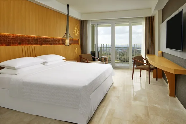 غرفة ديلوكس بسرير كينج بشرفة، Four Points By Sheraton Bali Ungasan 4/6