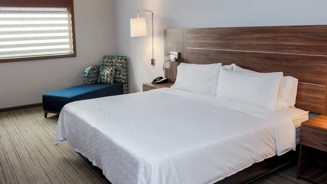 غرفة قياسية بسرير كينج، Holiday Inn Express And Suites Ciudad Obregon 7/10