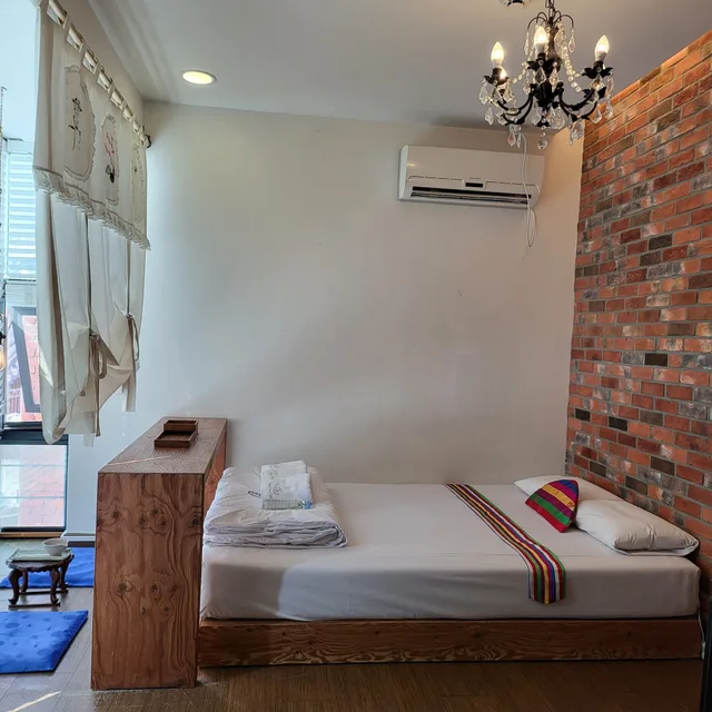 Space, Double Bed, Becky Guesthouse 1/3