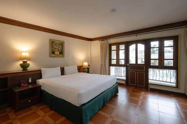 غرفة سوبيريور بسرير مزدوج بشرفة، Erawan Hotel 1/1