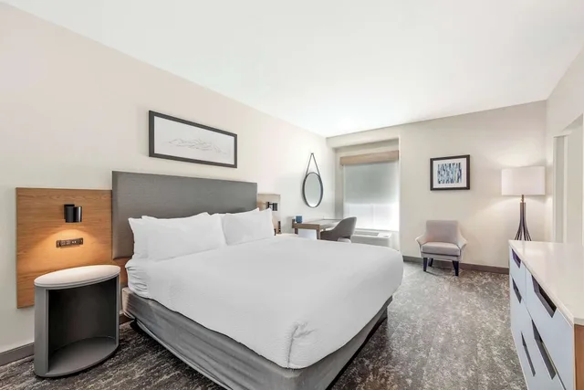 غرفة قياسية بسرير كينج، Kiota Inn & Event Center Sutter Creek, an Ascend Collection Hotel 7/10