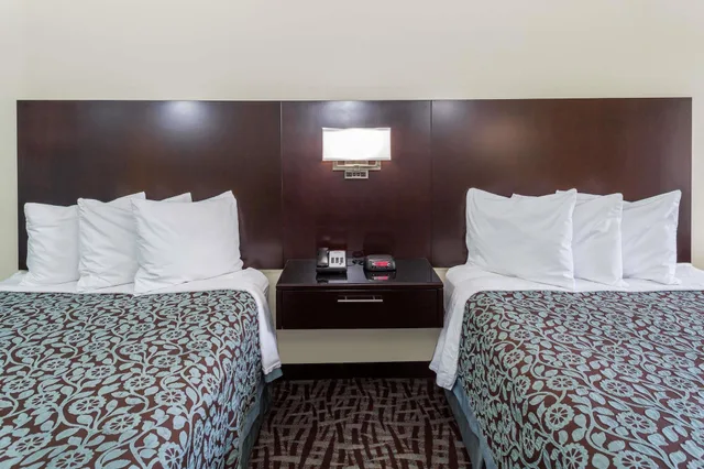 Room, 2 Double Beds, Days Inn By Wyndham Melbourne 3/6