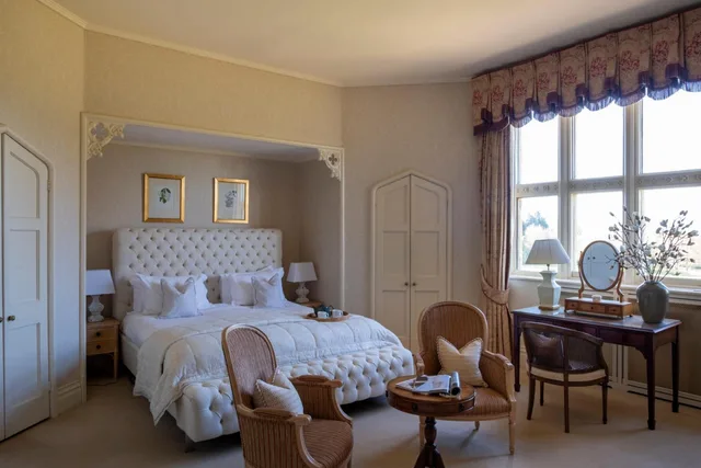 جناح تنفيذي، Horsted Place 3/10