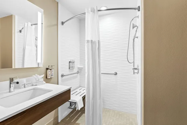 جناح بسرير كينج بغرفة نوم واحدة لذوي الإعاقة، Holiday Inn Express Hotel And Suites Pauls Valley 3/5