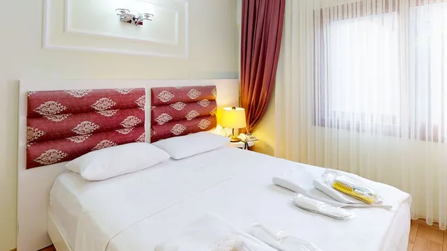 غرفة قياسية بسرير مزدوج بغرفة نوم واحدة، The Wolf Hotel 1/3