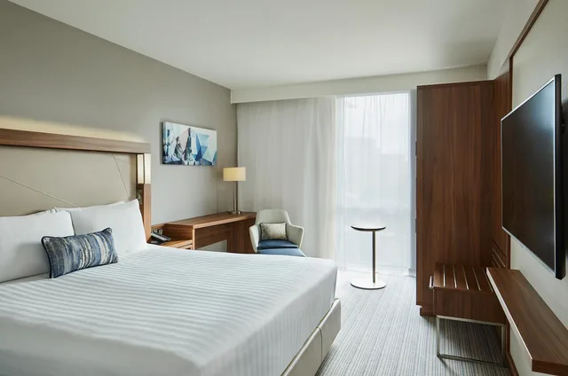 غرفة بسرير كينج، Courtyard by Marriott London City Airport 4/6