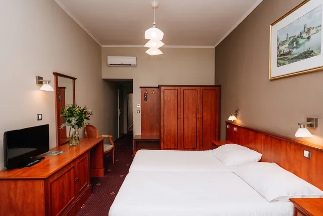 غرفة قياسية ثلاثية بثلاثة أسرّة، Hotel Union 4/10