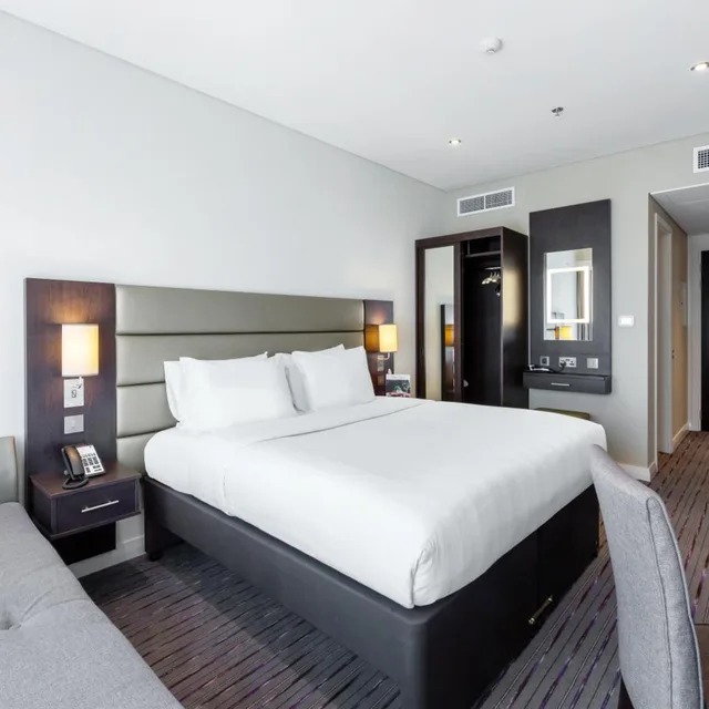 غرفة بسرير كينج للمدخنين، Premier Inn Doha Airport 3/10