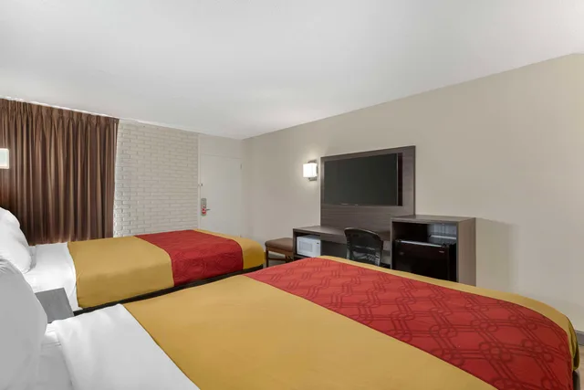 غرفة بسريرين مزدوجين للمدخنين، Econo Lodge Creedmoor - Butner 1/6