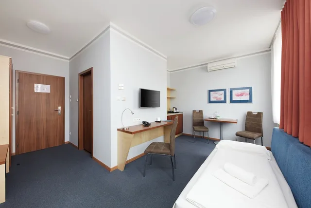 جناح جونيور بسرير مزدوج مع أريكة، Hotel Nikolas 3/4
