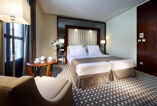 غرفة بسرير مزدوج مع سرير إضافي، Eurostars Gran Via 7/10