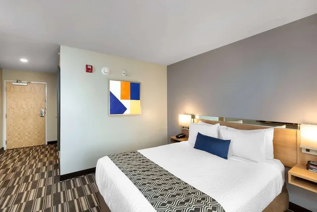 غرفة بسريرين كوين لذوي الإعاقة، Microtel Inn and Suites by Wyndham Farmington 1/4