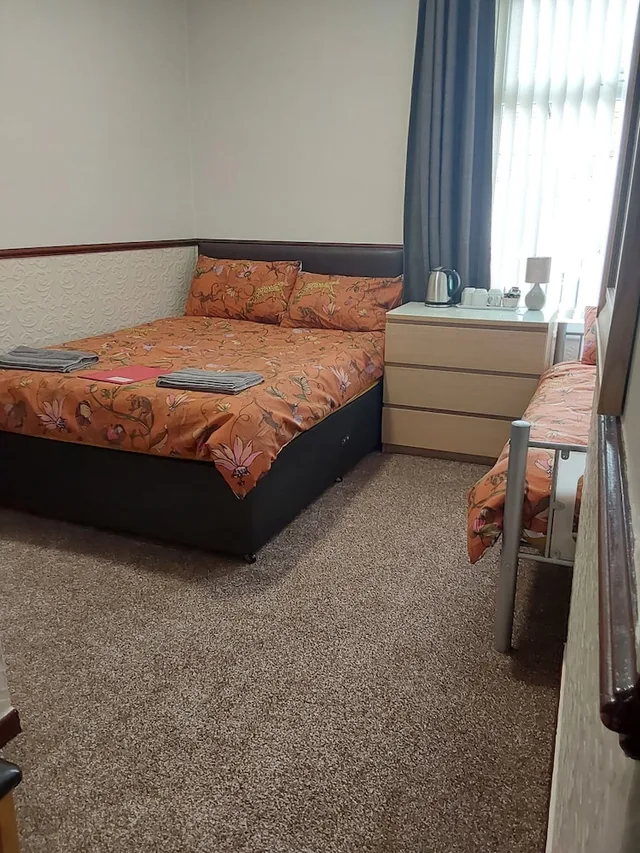غرفة عائلية بسرير مزدوج وسرير فردي، Bianca Guesthouse 1/1