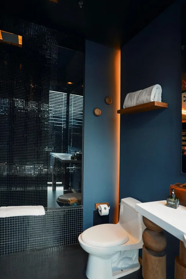 Superior, Suite, King Bed, The Click Clack Hotel 2/2