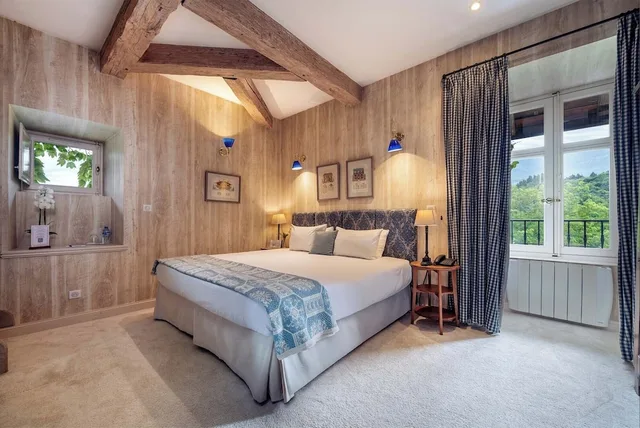 Suite, 1 Queen and 3 Single Beds, Chateau de Candie 3/10