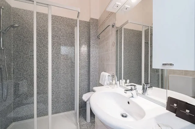 Deluxe, Queen Bed, Lake Side, Terrace، HOTEL VILLA BELVEDERE 2/2