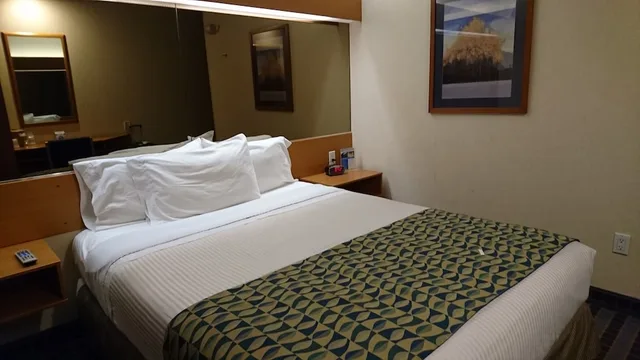 جناح بسرير كوين، Microtel Inn and Suites by Wyndham Chihuahua 4/10