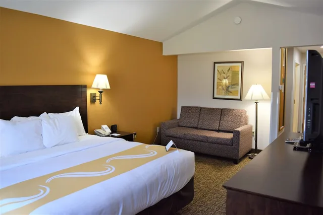 غرفة بسرير كينج لذوي الإعاقة، Quality Inn Conference Center At Citrus Hills 1/9