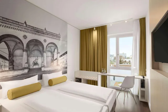 غرفة قياسية بسرير مزدوج، Super 8 by Wyndham Munich City North 2/2