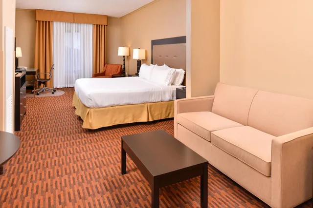 جناح بغرفة نوم واحدة، Holiday Inn Express Breezewood 8/10