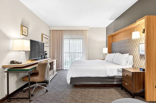 1 Bedroom, Suite, King Bed, Sofa, Holiday Inn Clarkston - Lewiston 7/10