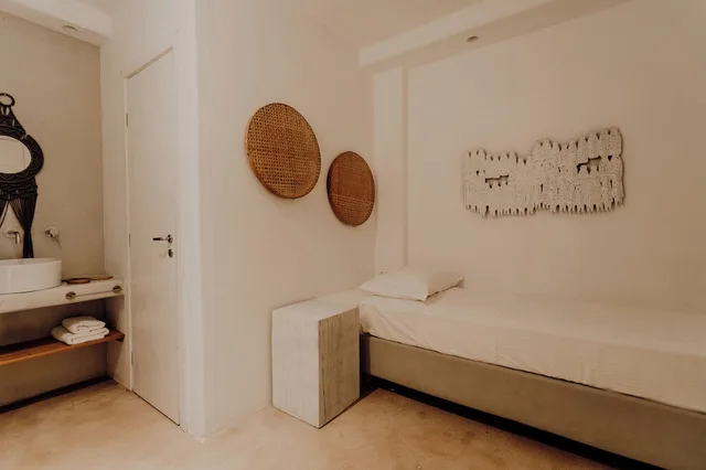 Cave, Senior, Suite, Queen Bed, Sea View, Sofa، Mythic Paros 3/3