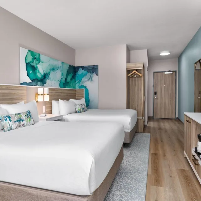 جناح بسرير كوين، Wyndham Garden Anna 4/6