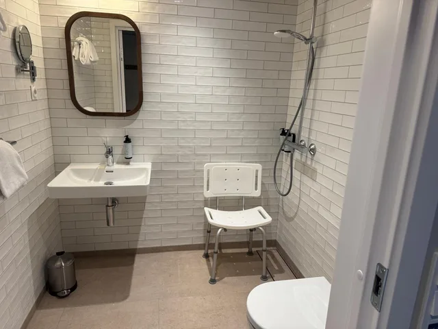 غرفة بسرير مزدوج لذوي الإعاقة، Havna Hotel & Sjobad 10/10