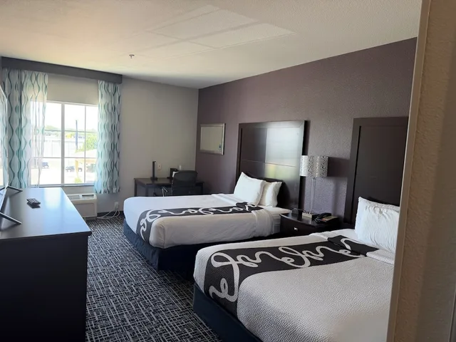 غرفة بسريرين كوين، La Quinta Inn and Suites by Wyndham DFW Airport West - Euless 3/6