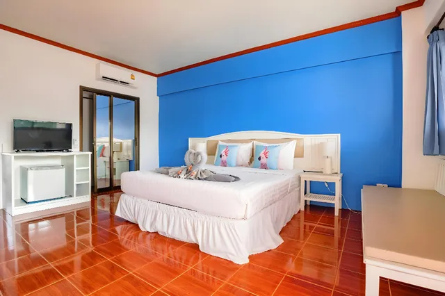غرفة قياسية بثلاثة أسرّة، Bay Beach Resort 2/2
