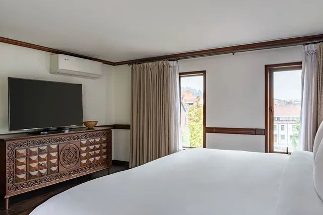 Superior, Queen Bed, Four Seasons Hotel Casa Medina, Bogota 3/4