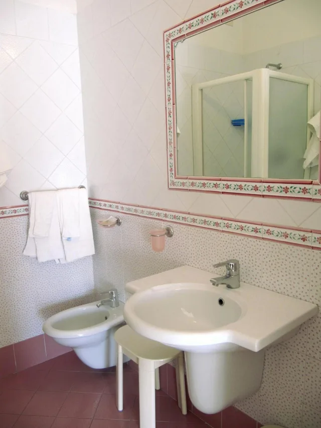 غرفة ثلاثية بشرفة، Hotel Monti 6/8