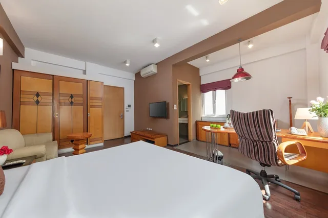 جناح بريميوم بسرير كوين، Golden Sun Villa Hotel 3/3