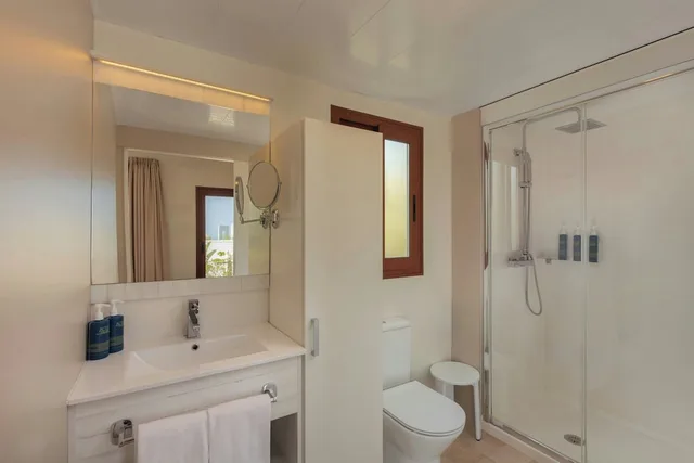 3 Bedrooms, Comfort, Villa, 3 Double Beds, Resort View, Balcony، Four Points by Sheraton Costa Blanca Villas 5/8
