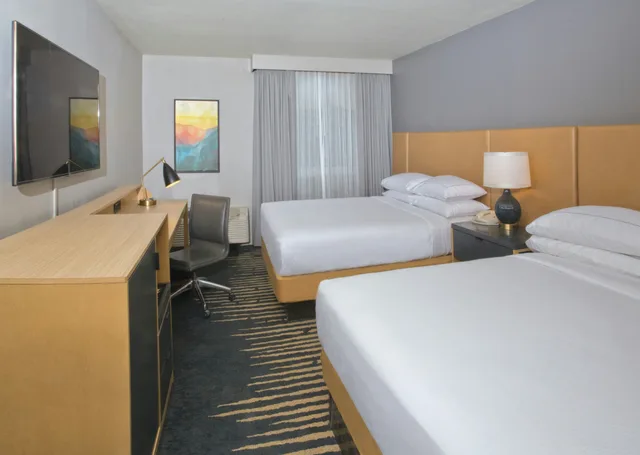 غرفة بسريرين كوين بإطلالة على المسبح، Doubletree By Hilton Chico 1/3