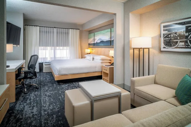 غرفة بسرير مزدوج لذوي الإعاقة، Delta Hotels Huntington Downtown 1/2