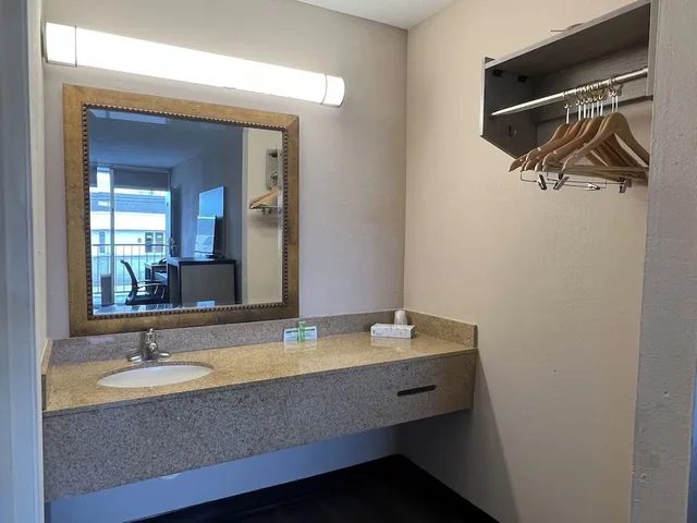 غرفة بسرير مزدوج للمدخنين لذوي الإعاقة، Western Inn Hattiesburg 10/10
