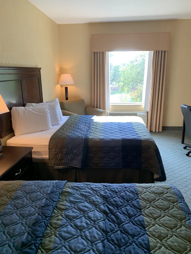 Room, 2 Queen Beds, Sofa, Accessible, Ambassador Inn and Suites Tuscaloosa 4/6