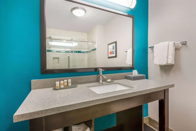 غرفة بسريرين كوين، La Quinta Inn & Suites by Wyndham Houston Humble Atascocita 3/4
