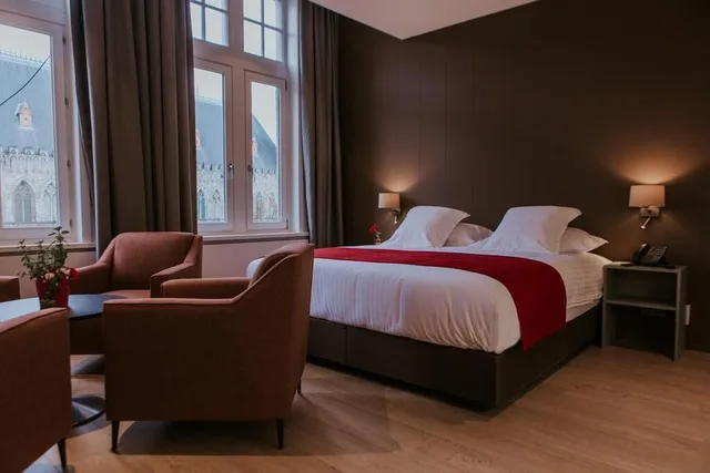 جناح جونيور بسرير كوين وسريرين منفصلين، Regina Hotel 2/4