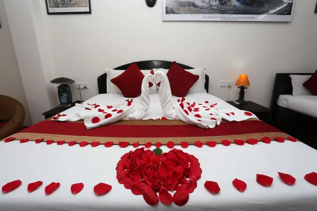 غرفة قياسية ثلاثية بثلاثة أسرّة، Thamel Eco Resort 3/4
