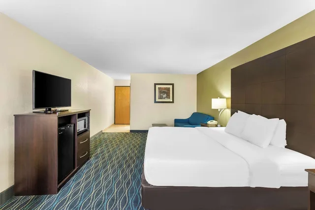 غرفة قياسية كبيرة بسرير كينج، Best Western Oglesby Inn 1/3