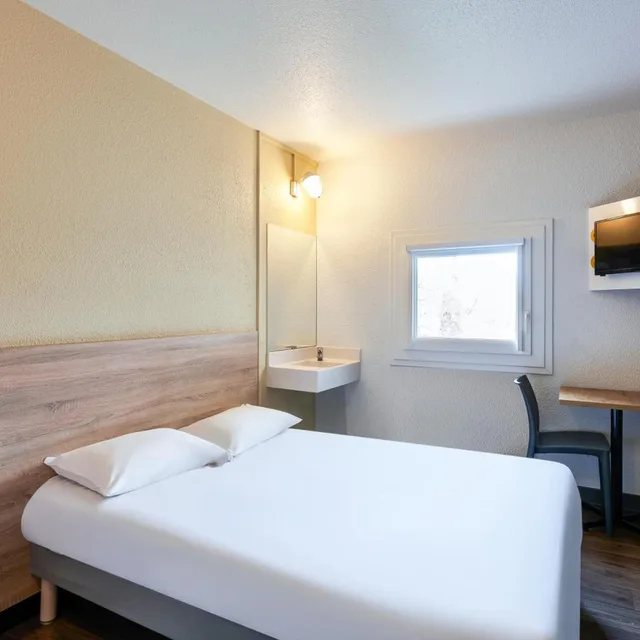 غرفة بسرير مزدوج بحمام مشترك، Hotelf1 Paris Porte De Montreui 5/7