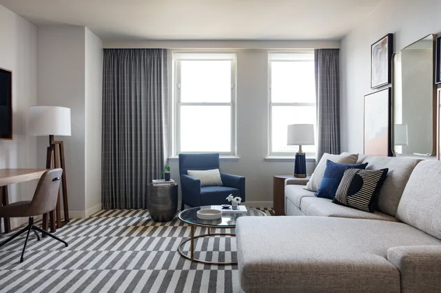 جناح بسرير فردي بإطلالة على المدينة بغرفة نوم واحدة في طابق مرتفع، Kimpton Harper Fort Worth 3/4