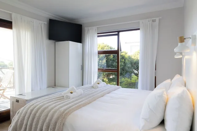 غرفة كومفورت بسريرين منفصلين بإطلالة على البحر بشرفة بغرفة نوم واحدة، White Shark Guest House 2/10