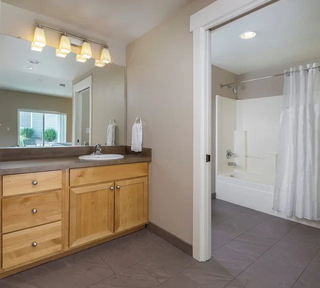 3 Bedrooms, Deluxe, Apartment, King Bed, Murphy Bed, Queen and Twin Beds، Worldmark Windsor 10/10