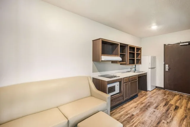 غرفة بسريرين كوين لذوي الإعاقة، WoodSpring Suites Bradenton 4/6