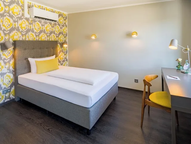 غرفة قياسية مفردة، rugs HOTEL Koln 8/11